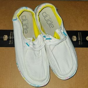 Women's Sz 11 Hey Dudes